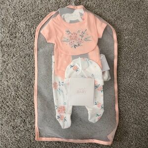 Floral Baby Outfit Set in Peach and White